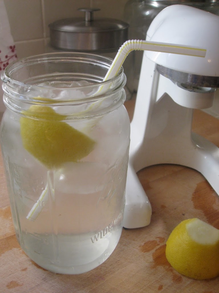 5 Reasons To Drink Lemon Water In The Morning New Nostalgia
